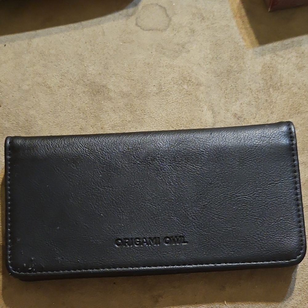 Origami Owl Black Key & Card Holder Minimalist Design